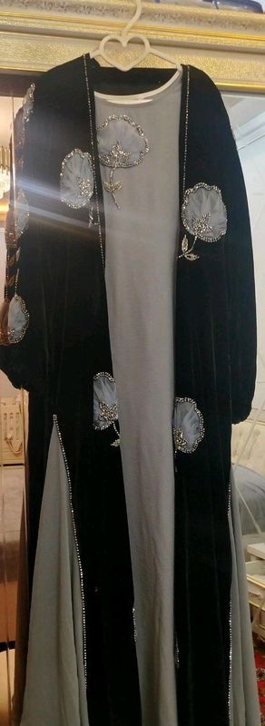 Dvoyka abaya