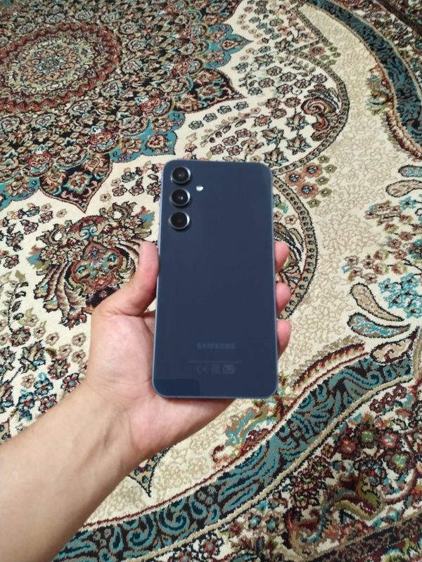 Samsung A55 8/256gb holati alo Samsung A55 8/256gb holati alo