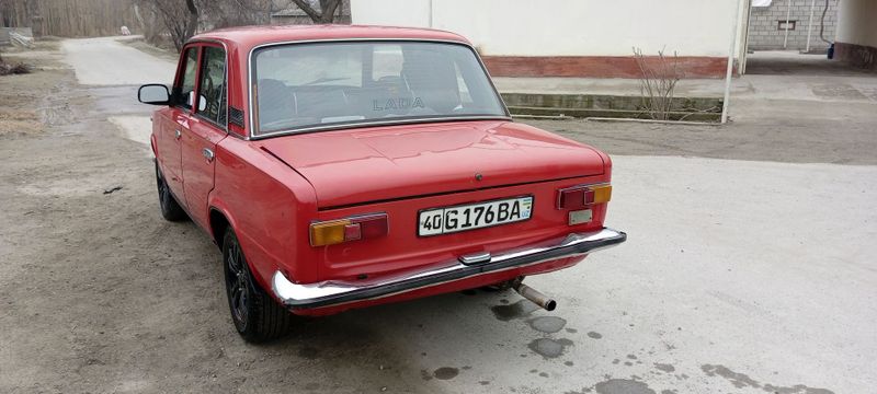 Vaz 2101 sotiladi