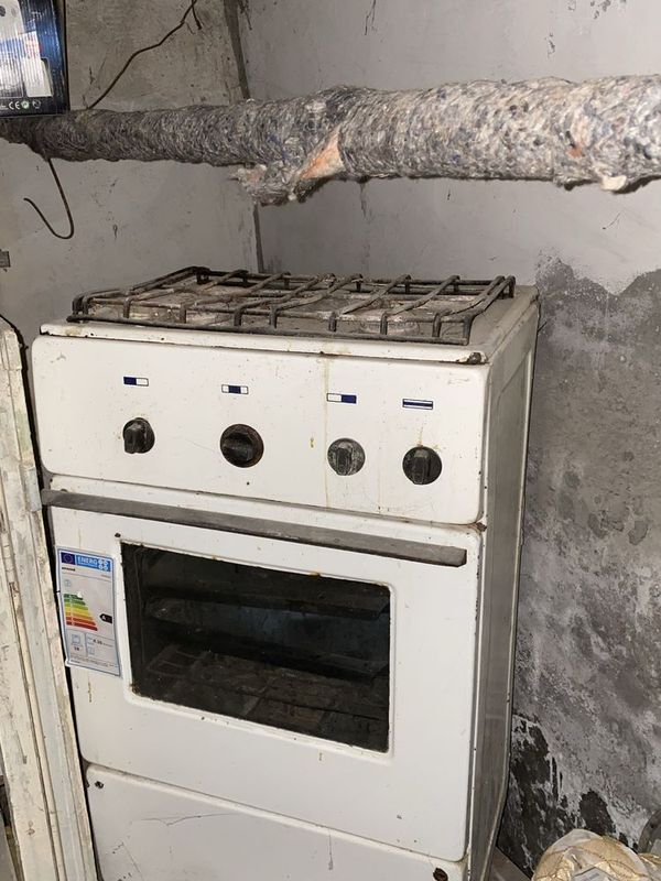Gaz plitasi eski holati yaxshi Gaz plitasi eski holati yaxshi