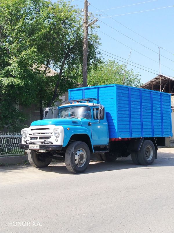Zil bortavoy sotiladi Zil bortavoy sotiladi