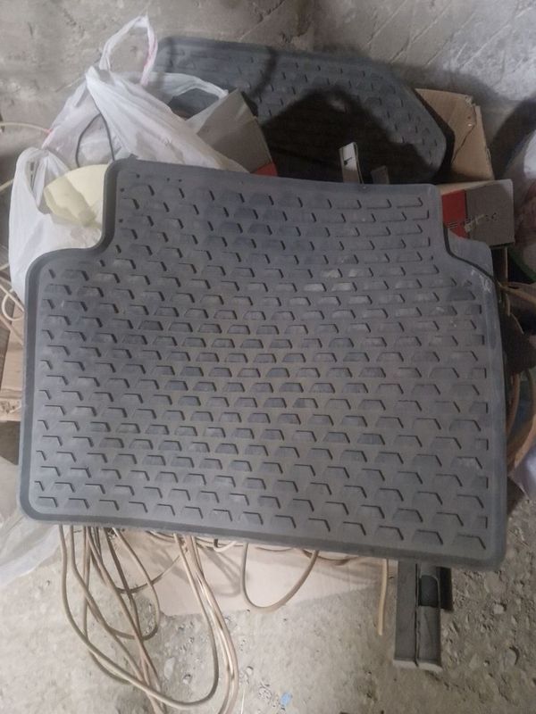 Polik rezinkalik jentra laccetiga Polik rezinkalik jentra laccetiga