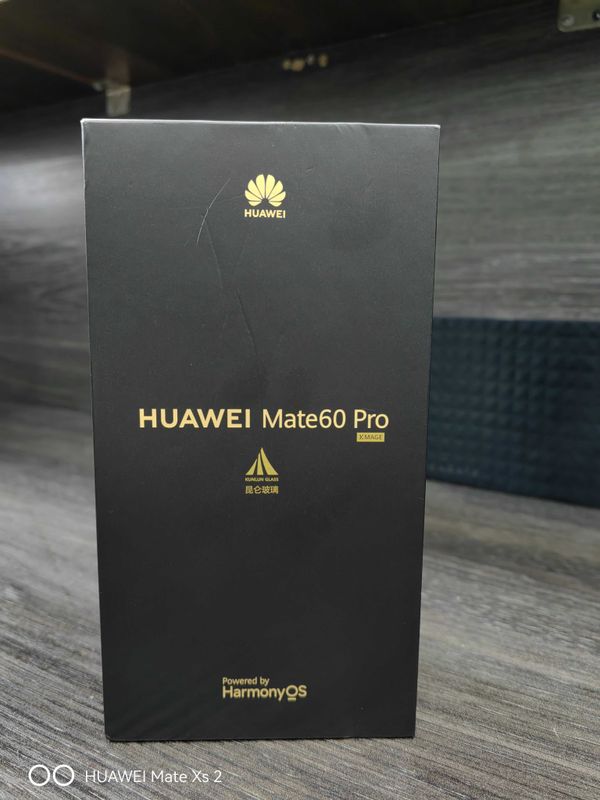 Huawei Mate 60 Pro 12/512GB в отличном состоянии полный комплект!