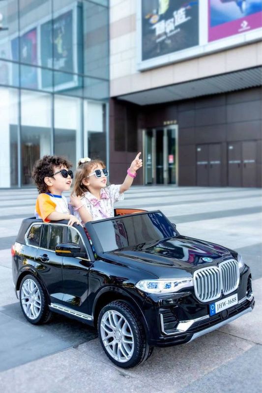Detskiy moshina. Pultli moshina . Bmw x7