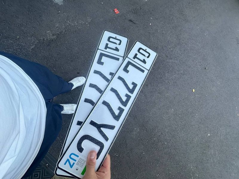 Auksionda avtoraqamlarni yutib beramiz Auksionda avtoraqamlarni yutib beramiz