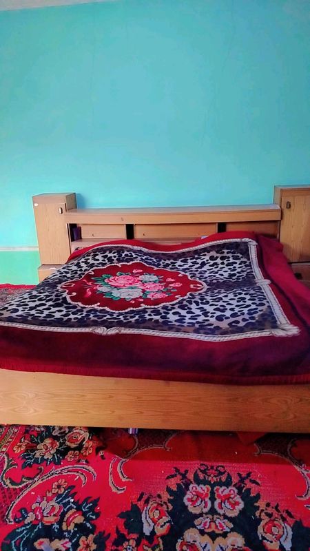 Divan sotiladi holati yaxshi Germanskiy divan Divan sotiladi holati yaxshi Germanskiy divan