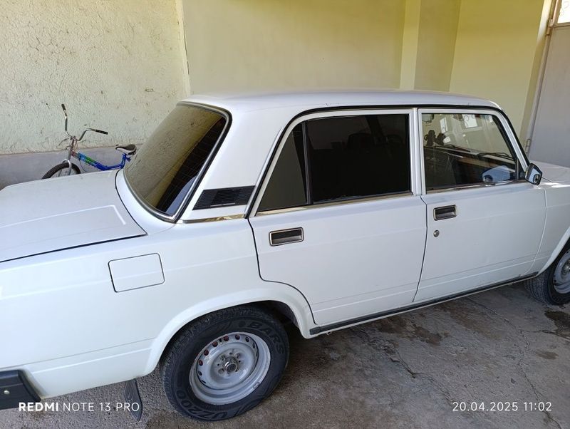 Moshinani xolati yaxshi ikkinchi qol mashina oldi kriloda kraskabor Moshinani xolati yaxshi ikkinchi qol mashina oldi kriloda kraskabor