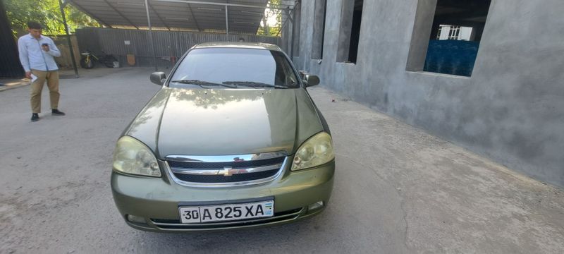 Ласетти 1.8 срочно сотилади