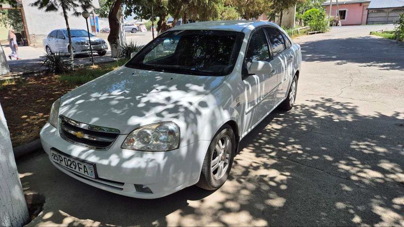 Lacetti 1.8 oq 2010
