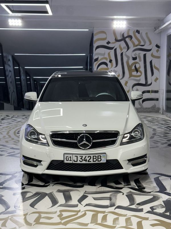 Mercedes-Benz w204 C200 Mercedes-Benz w204 C200