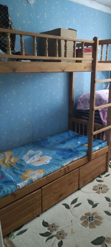 Продается двухъярусная кровать. Продается двухъярусная кровать.