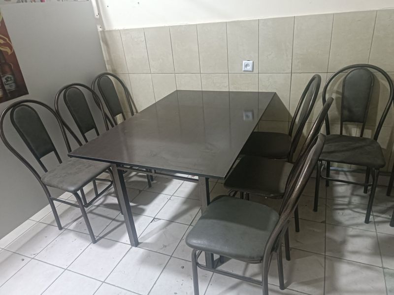 Стол стуллар сотилади. Стол стуллар сотилади.