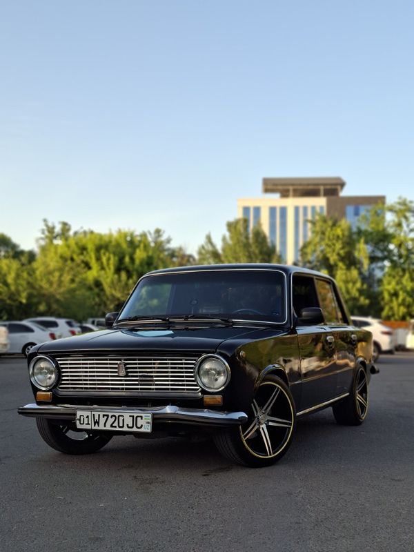 Vaz 2101 srochna sotiladi Vaz 2101 srochna sotiladi