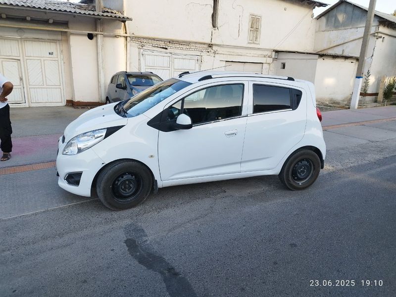 Moshina 2018- yil 175.000 km yurgan et betida ishi bor qaratib olasla