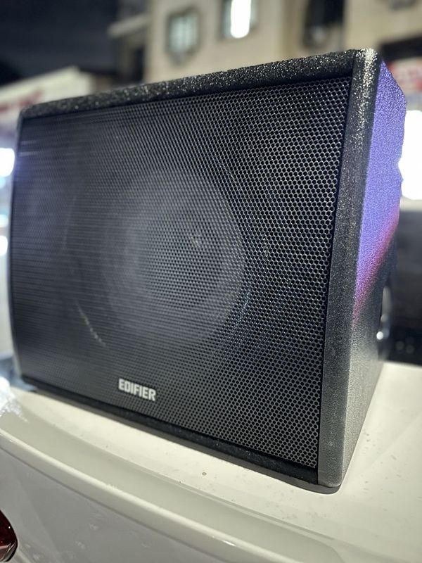 Edifier W1200 sotiladi Edifier W1200 sotiladi