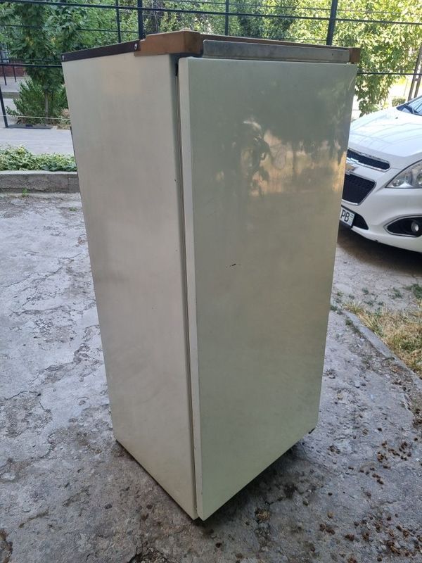 Холодильник продаёться в хорошим состояни Холодильник продаёться в хорошим состояни