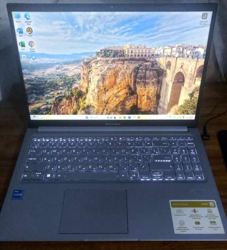 Zudlik bilan Asus Vivibook 15 Sotiladi Zudlik bilan Asus Vivibook 15 Sotiladi