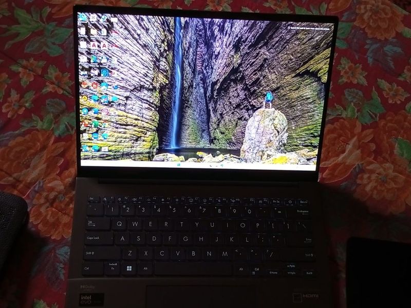 ASUS Zenbook q415