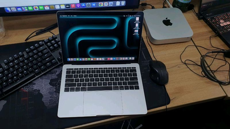 MacBook Pro 13 inch MacBook Pro 13 inch
