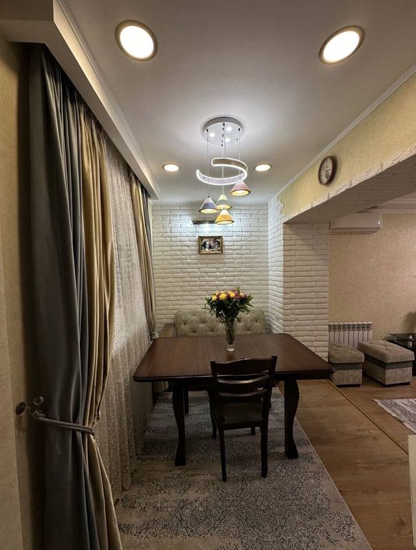 Метро Хамза 3/1/4 кирпич 70кв.м Метро Хамза 3/1/4 кирпич 70кв.м