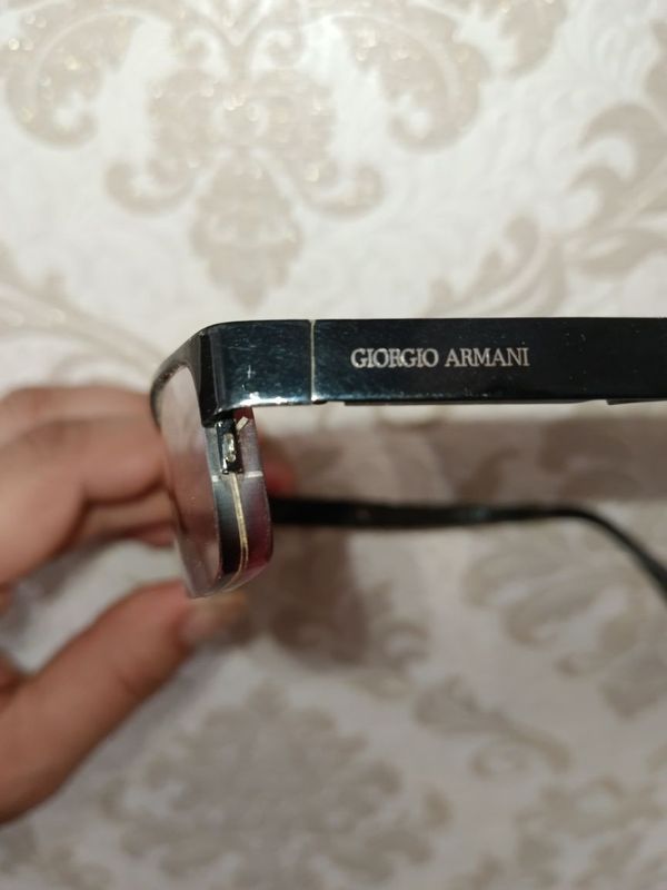 Срочно продам оригинал мужской очки GIORGIO ARMANI Срочно продам оригинал мужской очки GIORGIO ARMANI