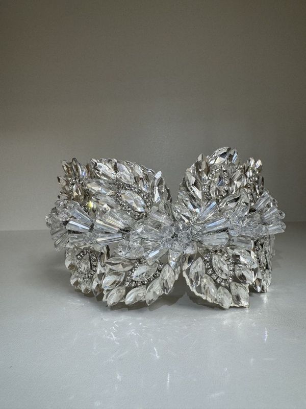 Noyob Kristal Diadema Noyob Kristal Diadema