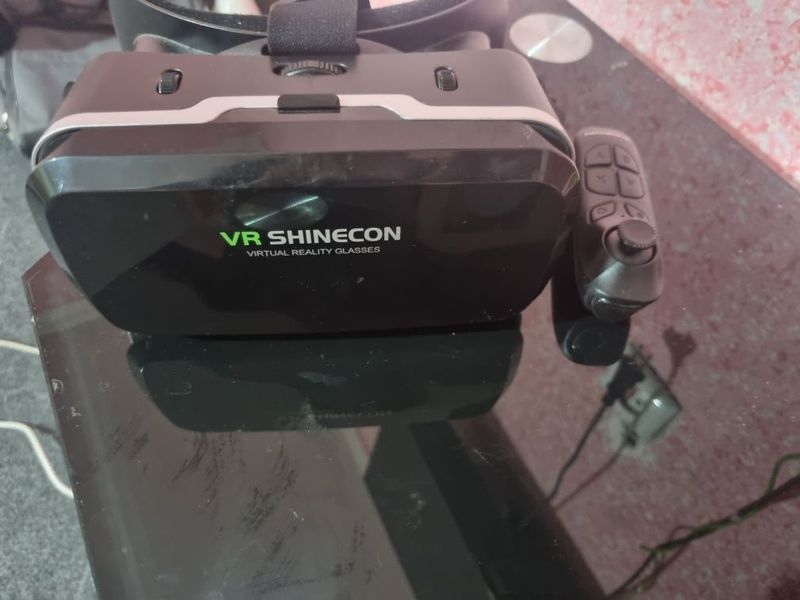 Vr koz oynak pulti bilan Vr koz oynak pulti bilan