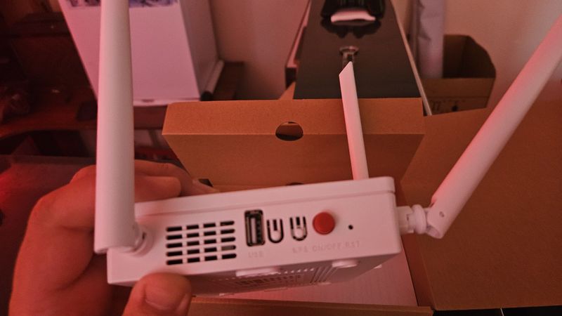 Uztelecom gpon wifi sotiladi, 4 shoxli xali ishlatilmagan Uztelecom gpon wifi sotiladi, 4 shoxli xali ishlatilmagan