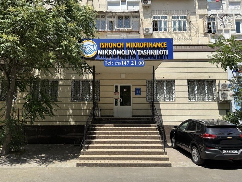 175 кв.м напротив корзинки "Салом ". Свой 175 кв.м напротив корзинки "Салом ". Свой