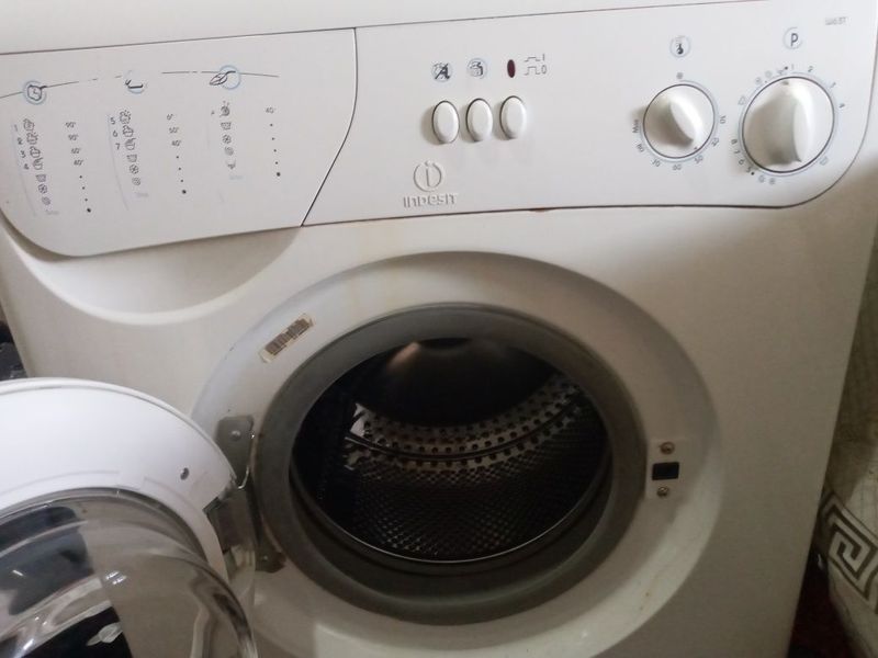 Indesit kir yuvish mashinasi 63 T Indesit kir yuvish mashinasi 63 T