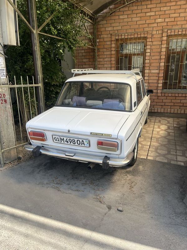 Автомобиль Жигули ВАЗ-2103 Автомобиль Жигули ВАЗ-2103