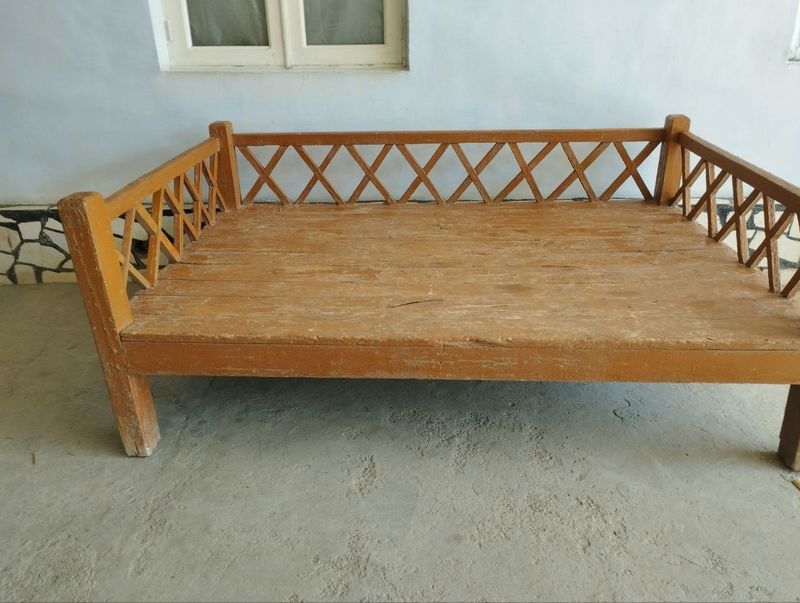 Katta kravat sotiladi Katta kravat sotiladi