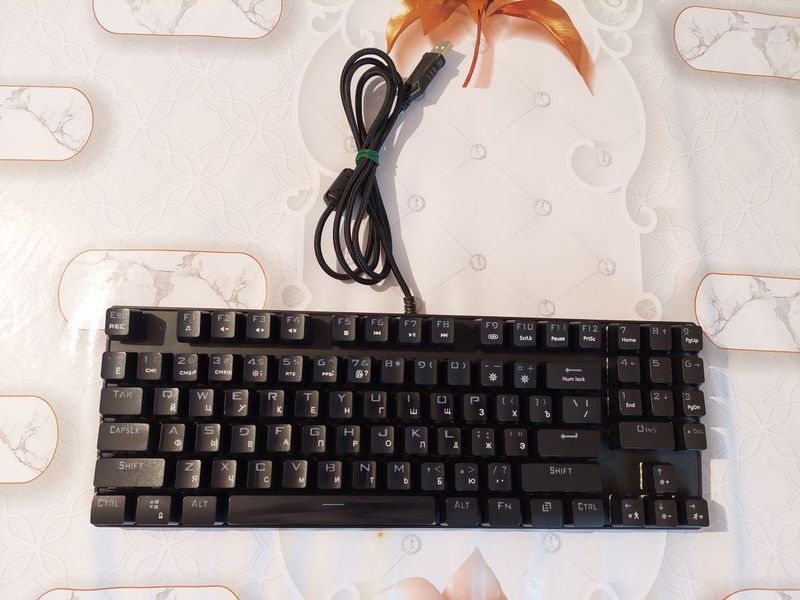 Продам клавиатуру METOO Z55 Продам клавиатуру METOO Z55