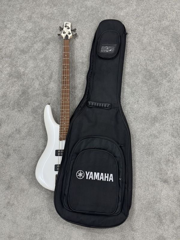 Басс Гитара Ibanez SR300E + утепленный чехол Yamaha Басс Гитара Ibanez SR300E + утепленный чехол Yamaha
