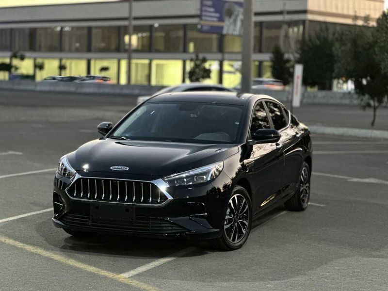 Шаҳарда ҳаракатланишдан завқ олишни хоҳлайсизми JAC J7 айнан сиз учун Шаҳарда ҳаракатланишдан завқ олишни хоҳлайсизми JAC J7 айнан сиз учун
