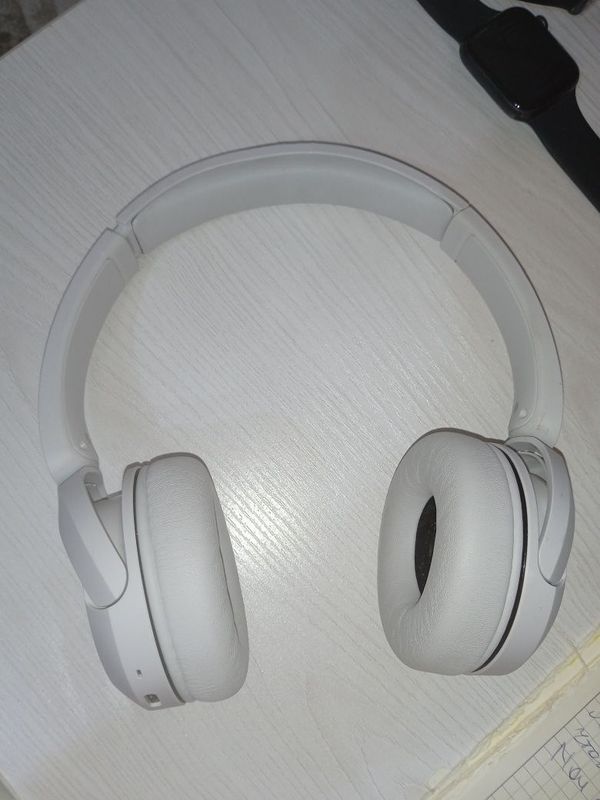 Наушник Sony срочно сотилади Наушник Sony срочно сотилади