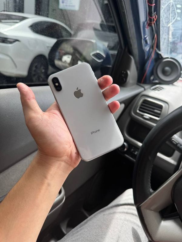 IPhone 64Gb LLA hwueieueur IPhone 64Gb LLA hwueieueur