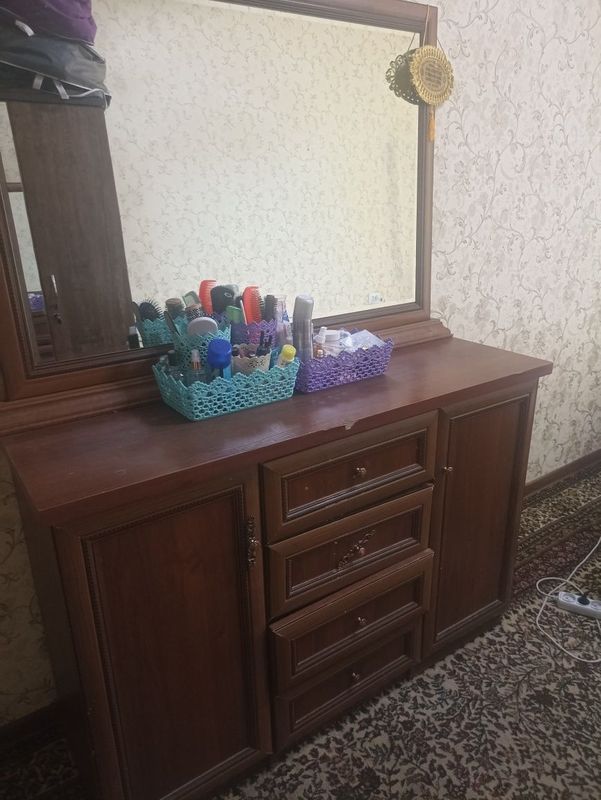 Продаю тремо,Честер, тумбочки Продаю тремо,Честер, тумбочки