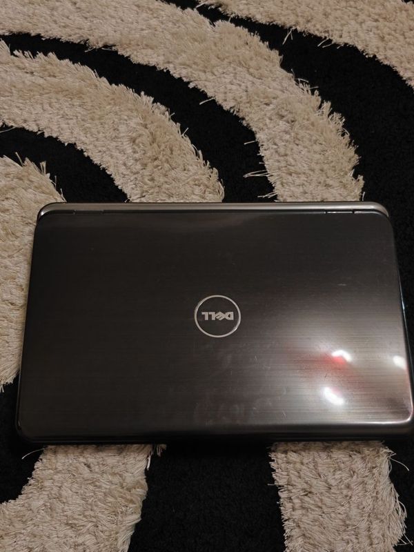 DELL Inspiron N5010 i3 DELL Inspiron N5010 i3