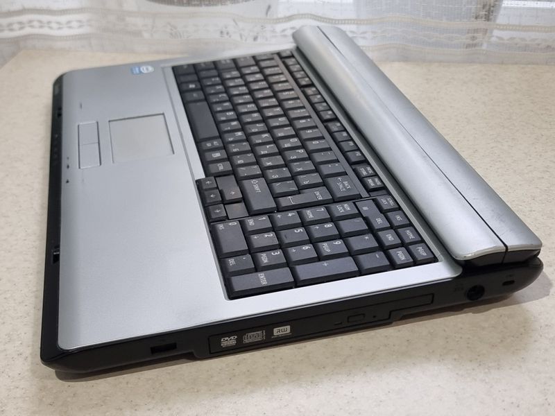 Продаётся компактный мини-ПК в корпусе ноутбука — Toshiba Satellite