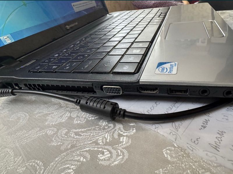 Ноутбук срочно Packard bell