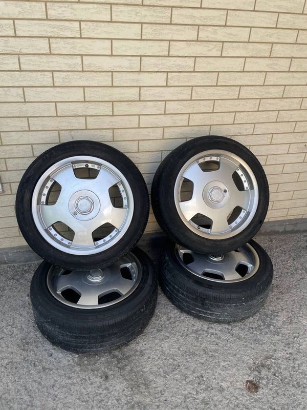 Manablock sotiladi R17 srochni kelishamiz Manablock sotiladi R17 srochni kelishamiz