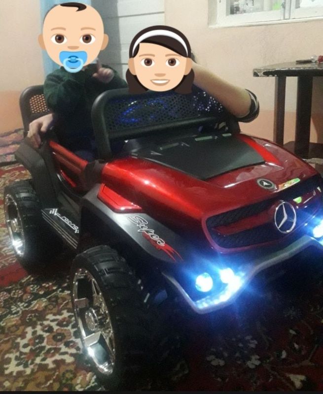 Продаю детскую машину.
