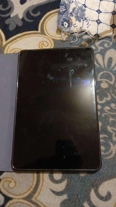 Luks kopiya Aypad sotladi xotira 1 tirabayt Luks kopiya Aypad sotladi xotira 1 tirabayt