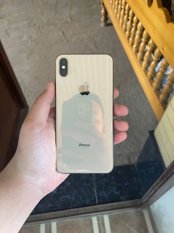 Iphone xs max yomkost 81 ideal sostoyaniye gold rang Iphone xs max yomkost 81 ideal sostoyaniye gold rang