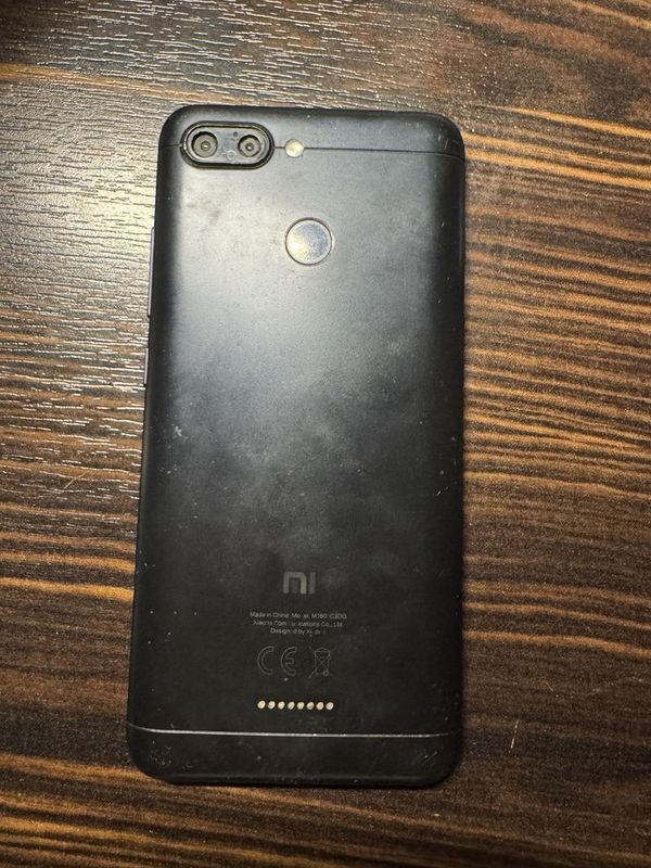 Продаю телефон Redmi Note 6