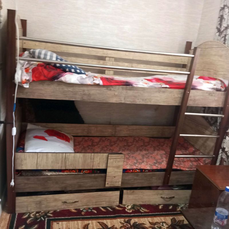 Кровать сотилади холати зур