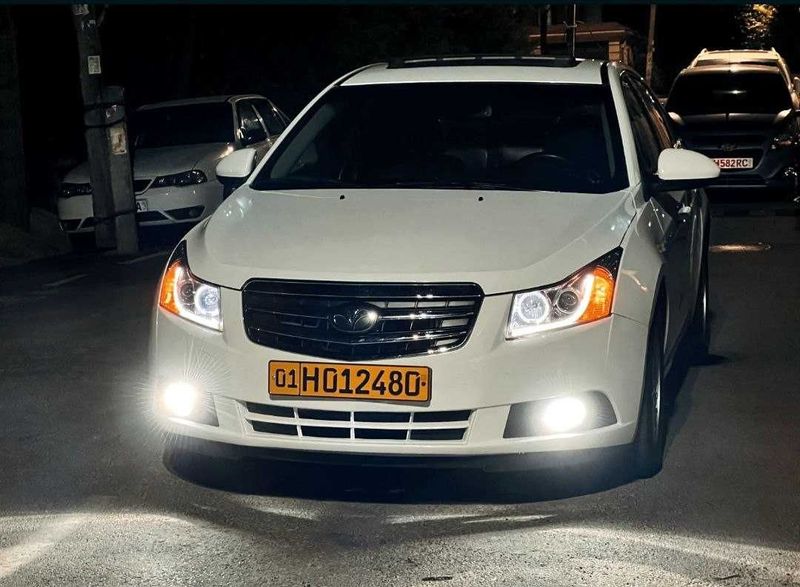 Chevrolet Cruze автомат 1,6 белый, рассрочка хозяин