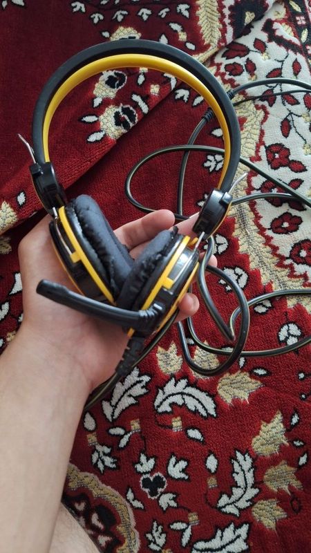 Продаются игровые наушники Продаются игровые наушники