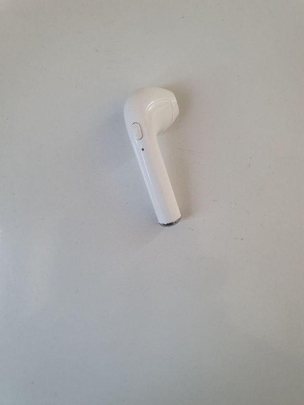 Airpods 1talik xolati yaxshi Airpods 1talik xolati yaxshi